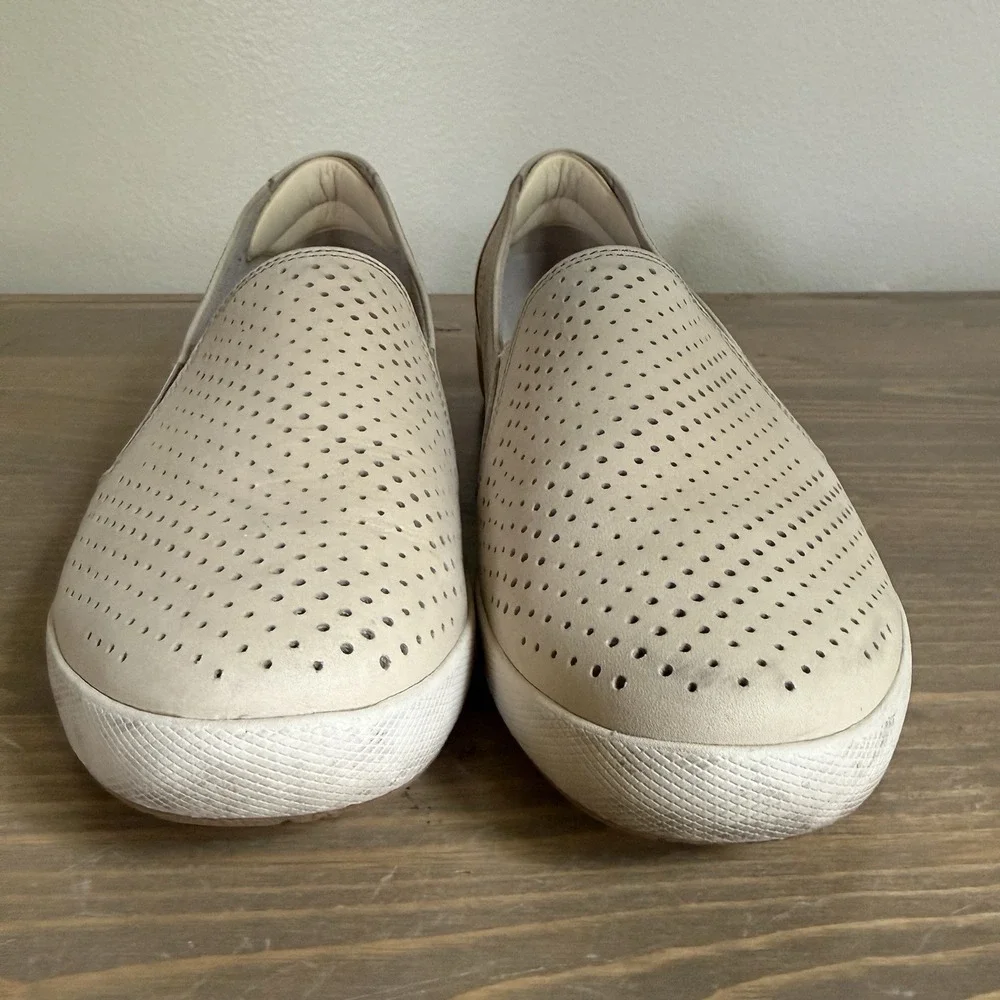 Dansko Womens 41‎ Beige Odina Perforated Leather Slip On Comfort Shoes Flats